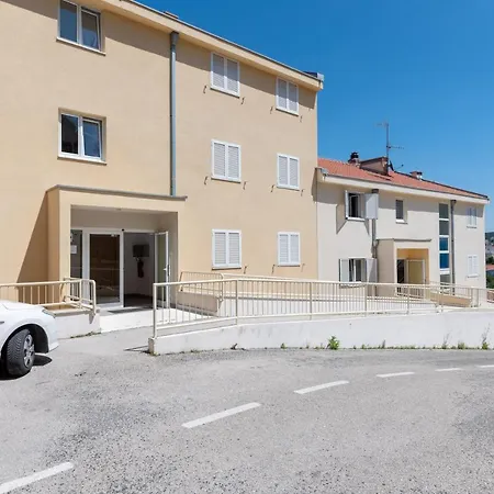 Apartman Mali *
