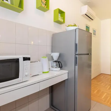 Mali Apartman